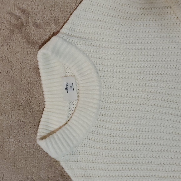 Wilfred cashmere sweater in white in XXS (fits upto small) - Picture 2 of 2